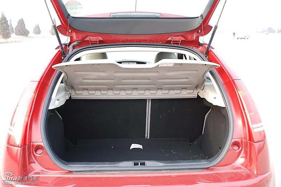 东风雪铁龙世嘉内饰实拍图