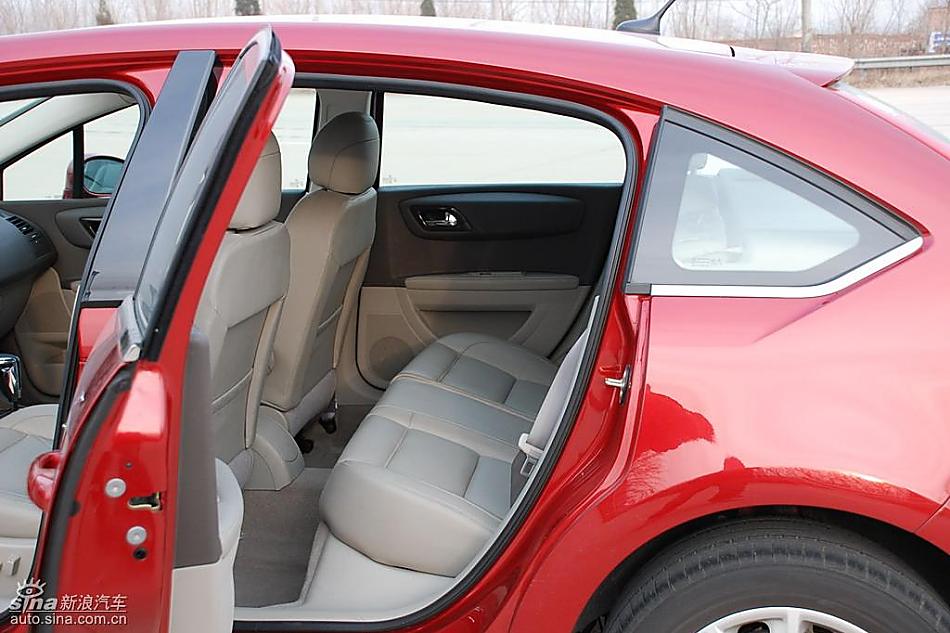 东风雪铁龙世嘉内饰实拍图