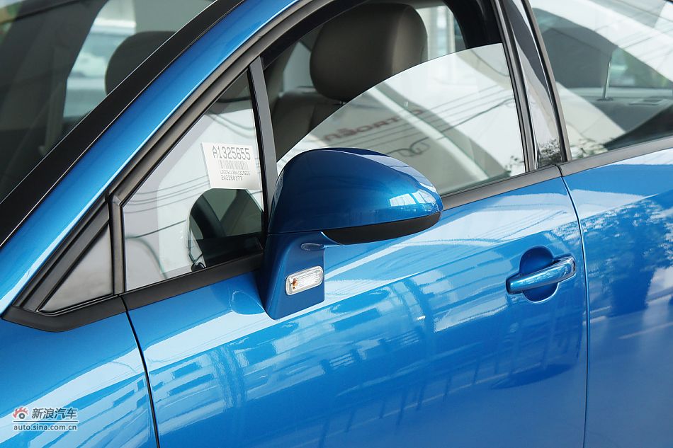 2011款世嘉两厢外观图片