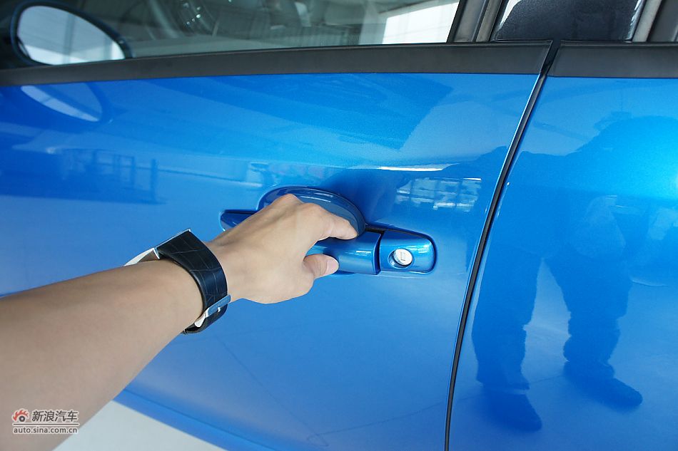 2011款世嘉两厢外观图片