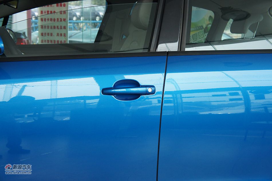 2011款世嘉两厢外观图片