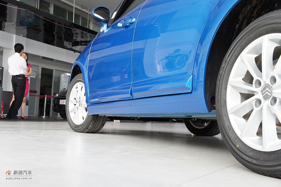 2011款世嘉两厢外观图片