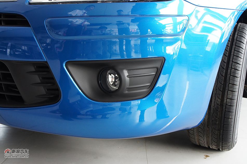 2011款世嘉两厢外观图片