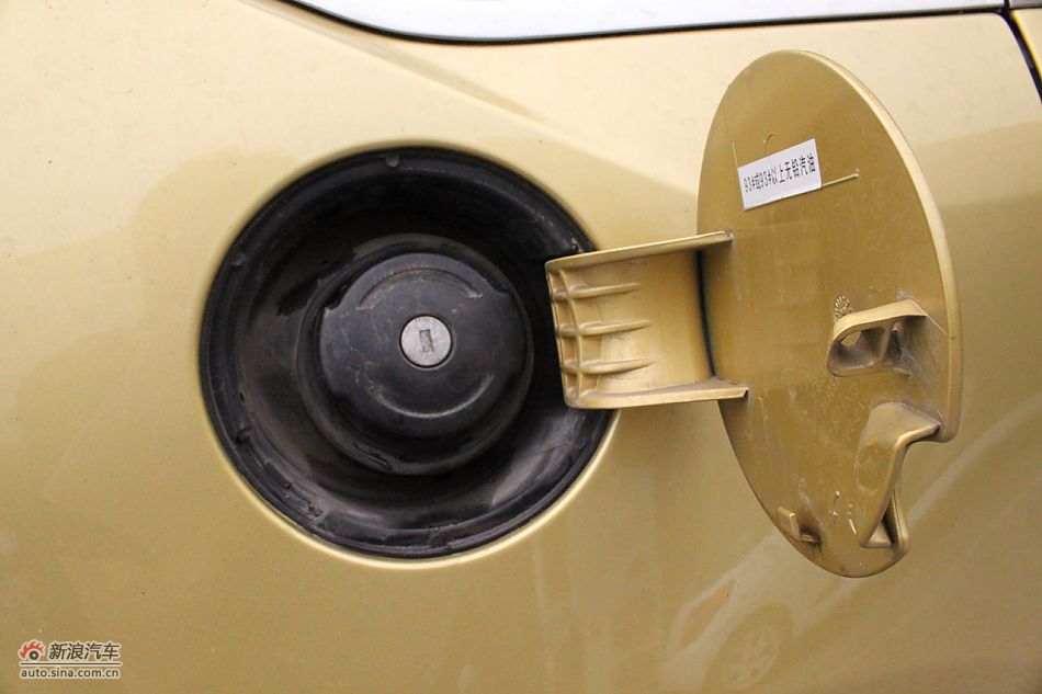 世嘉两厢发动机、底盘及后备箱