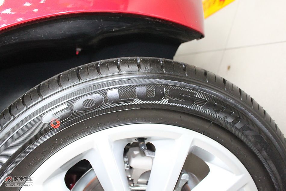 世嘉两厢发动机、底盘及后备箱