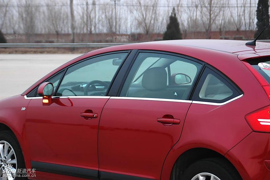 东风雪铁龙世嘉实拍图外观