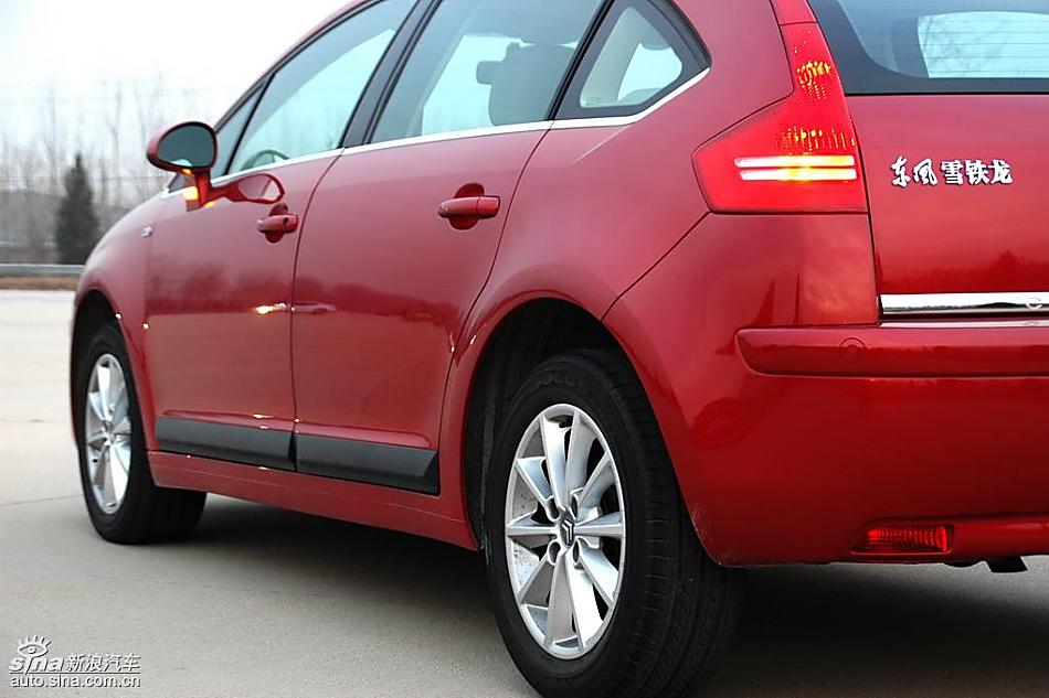 东风雪铁龙世嘉实拍图外观