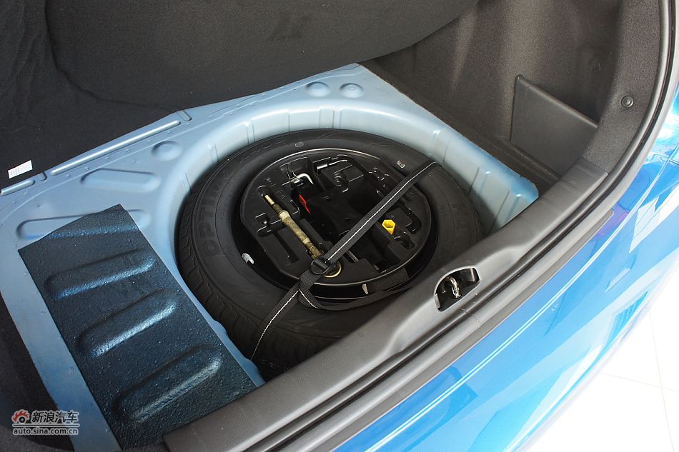 2011款世嘉两厢内饰图片