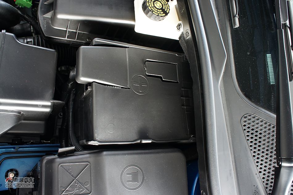 2011款世嘉两厢内饰图片