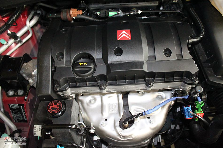 世嘉两厢发动机、底盘及后备箱