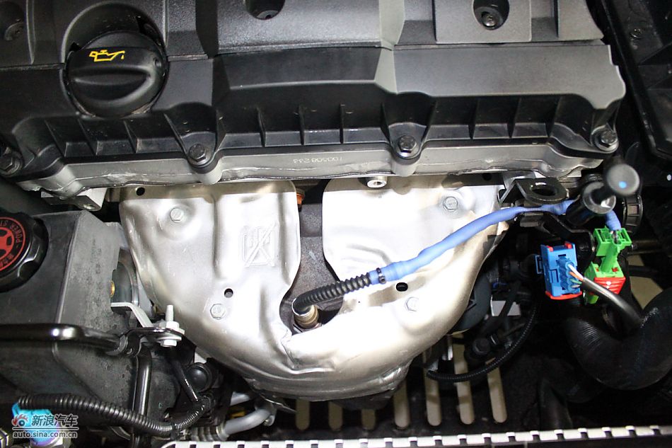 世嘉两厢发动机、底盘及后备箱