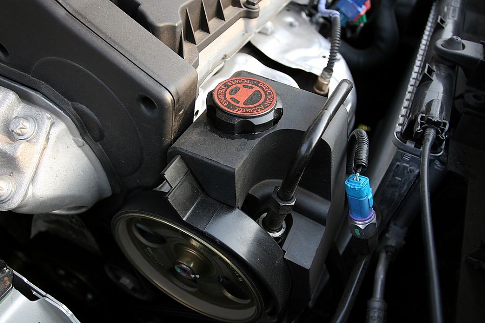 东风雪铁龙世嘉1.6引擎图片