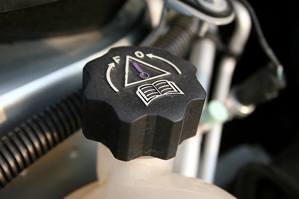 东风雪铁龙世嘉1.6引擎图片