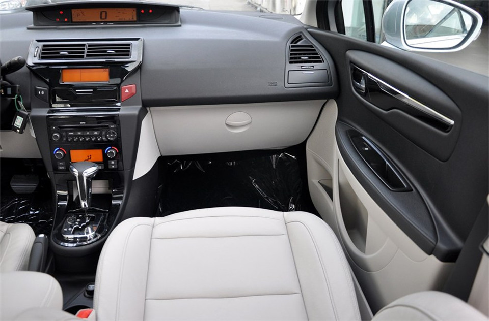 三厢 2012款 1.6L AT 品享型 外观 