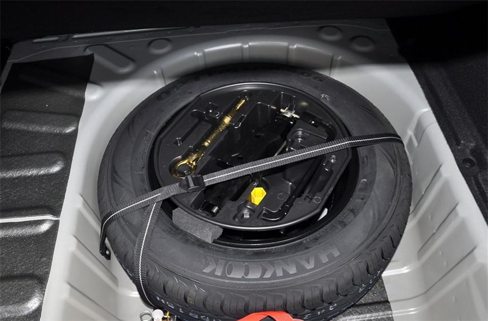 三厢 2012款 1.6L AT 品享型 外观 