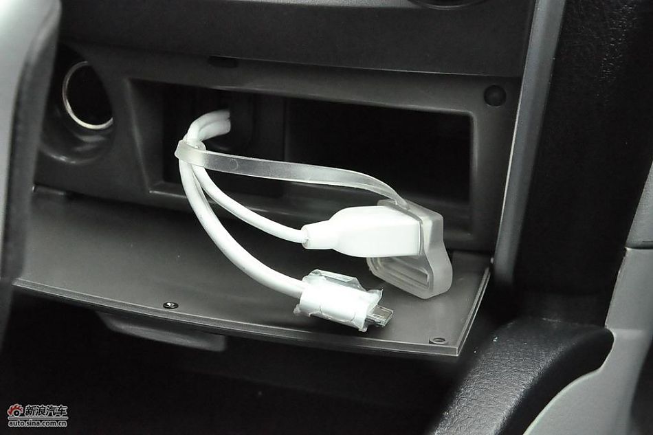 东南V3菱悦CVT版试车实拍图