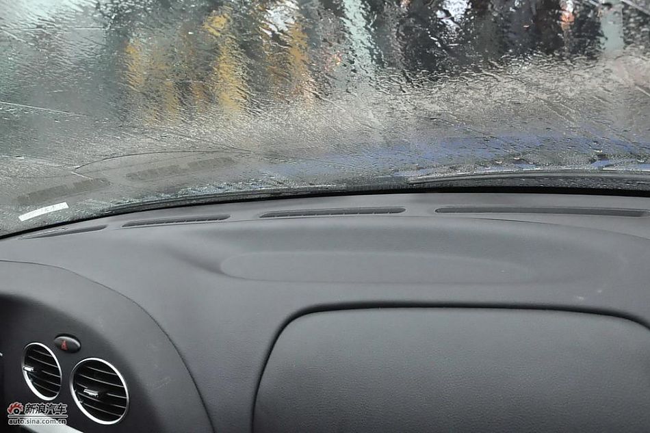 东南V3菱悦CVT版试车实拍图