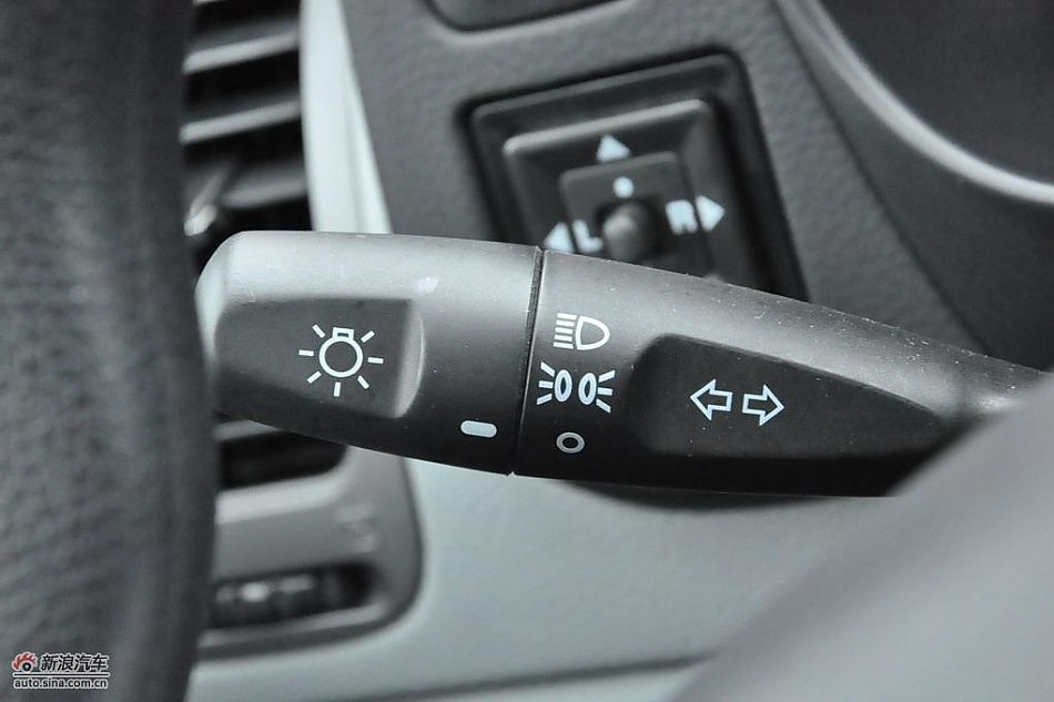 东南V3菱悦CVT版试车实拍图