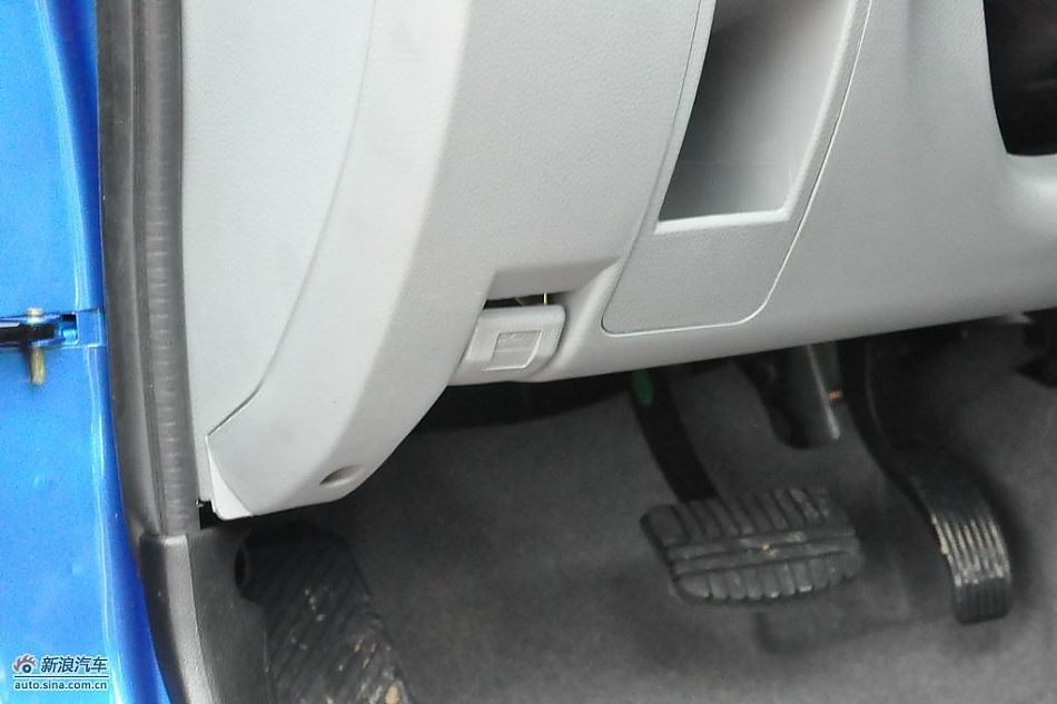 东南V3菱悦CVT版试车实拍图