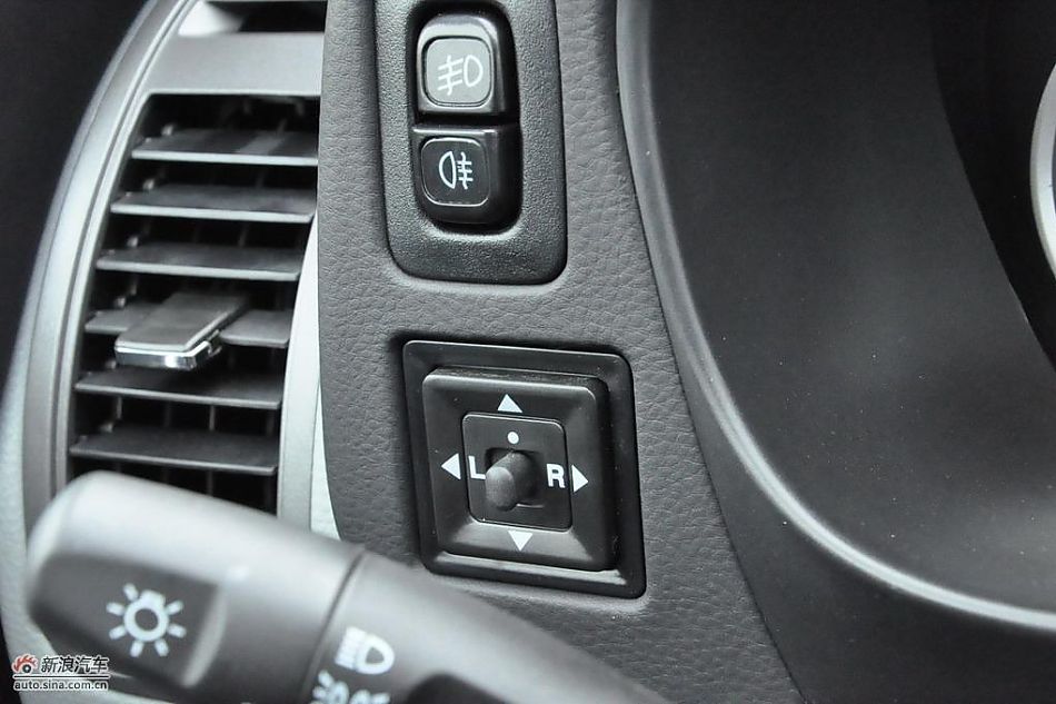 东南V3菱悦CVT版试车实拍图