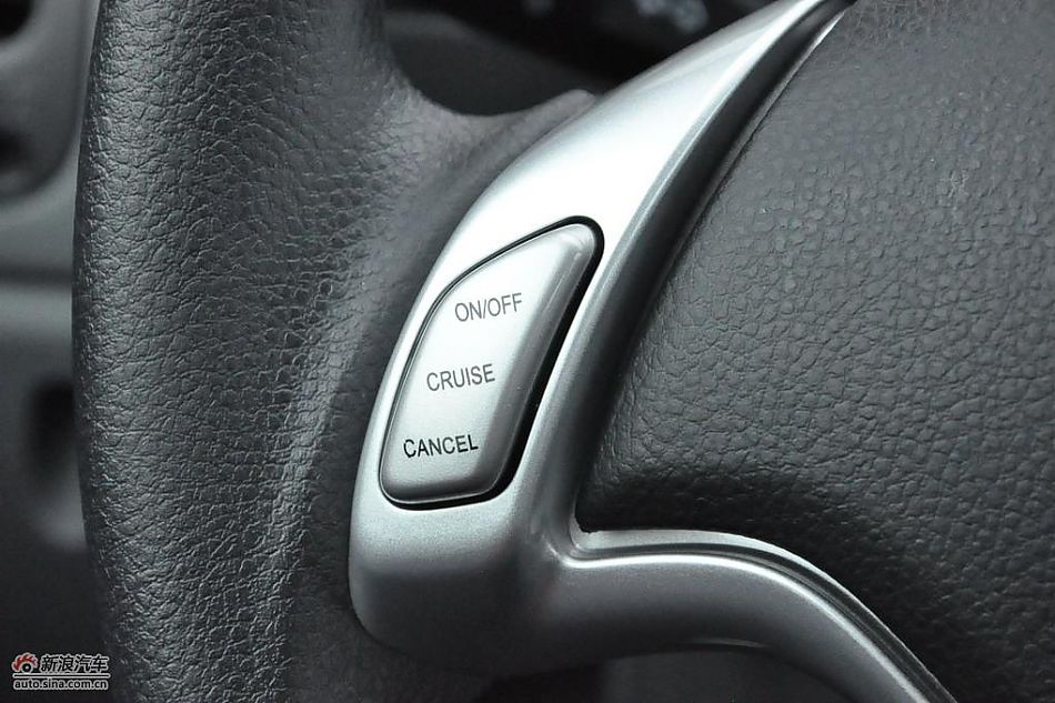 东南V3菱悦CVT版试车实拍图