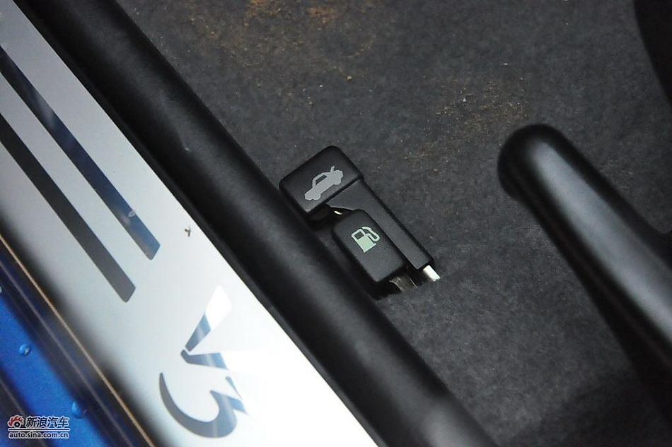 东南V3菱悦CVT版试车实拍图