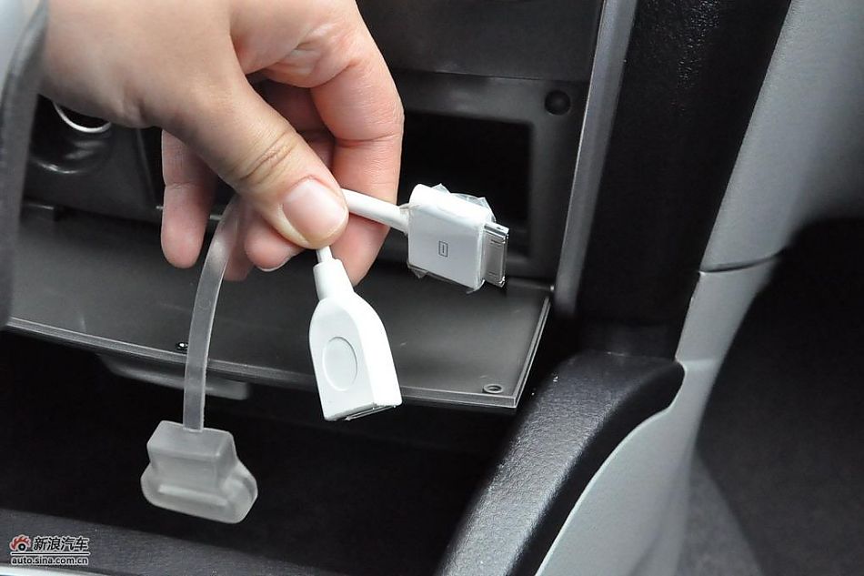 东南V3菱悦CVT版试车实拍图