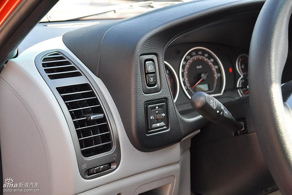 V3菱悦风采版内饰图