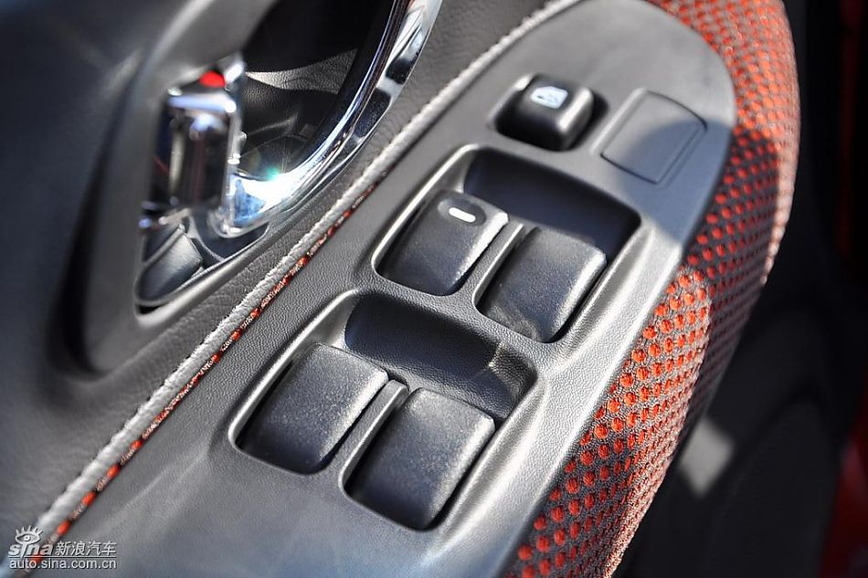 V3菱悦风采版内饰图