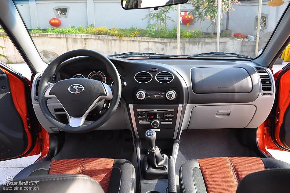 V3菱悦风采版内饰图