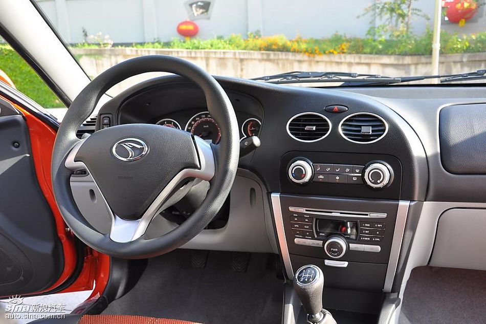 V3菱悦风采版内饰图