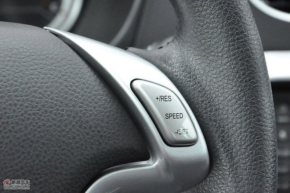 东南V3菱悦CVT版试车实拍图