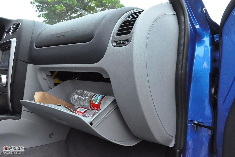 东南V3菱悦CVT版试车实拍图