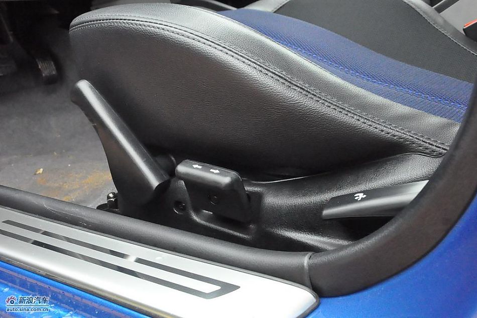 东南V3菱悦CVT版试车实拍图