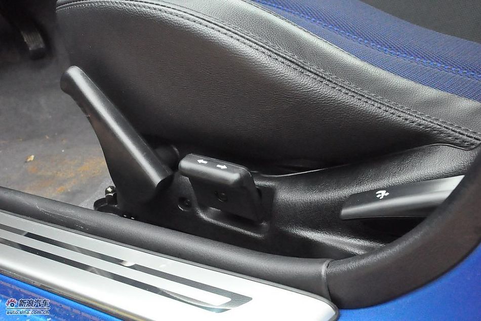 东南V3菱悦CVT版试车实拍图