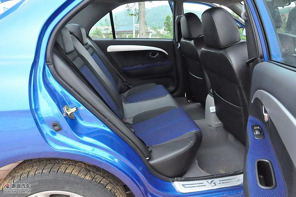 东南V3菱悦CVT版试车实拍图