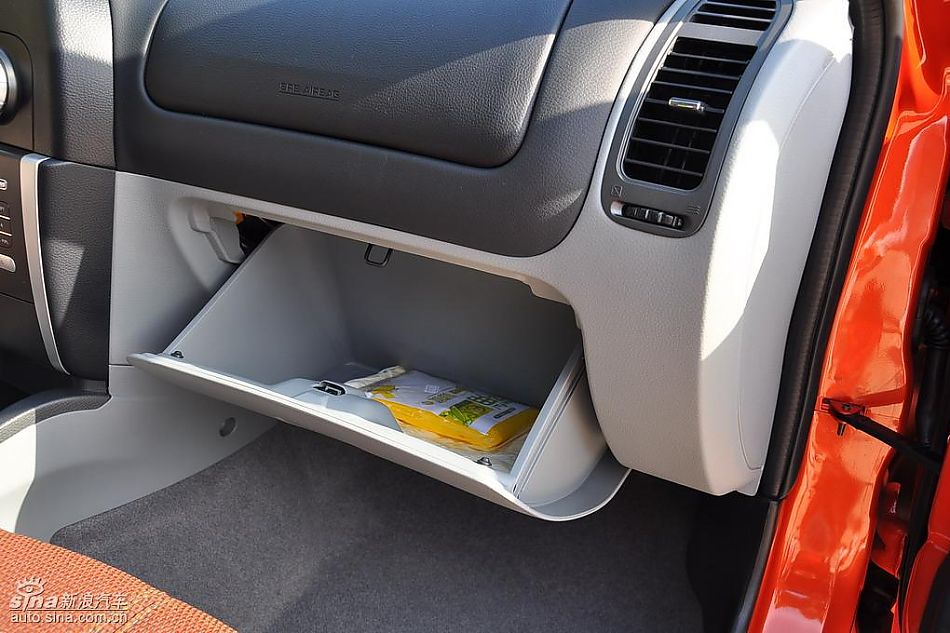 V3菱悦风采版内饰图