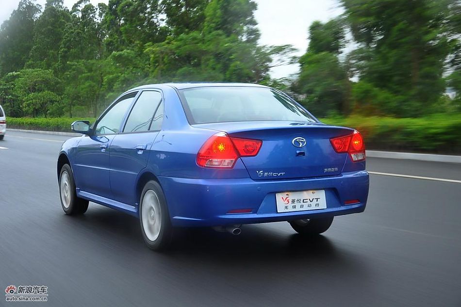 东南V3菱悦CVT版试车实拍图