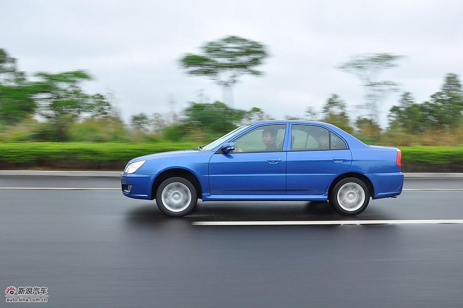 东南V3菱悦CVT版试车实拍图