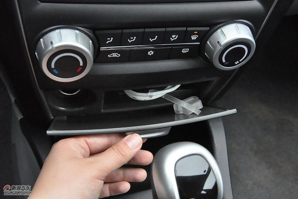 东南V3菱悦CVT版试车实拍图