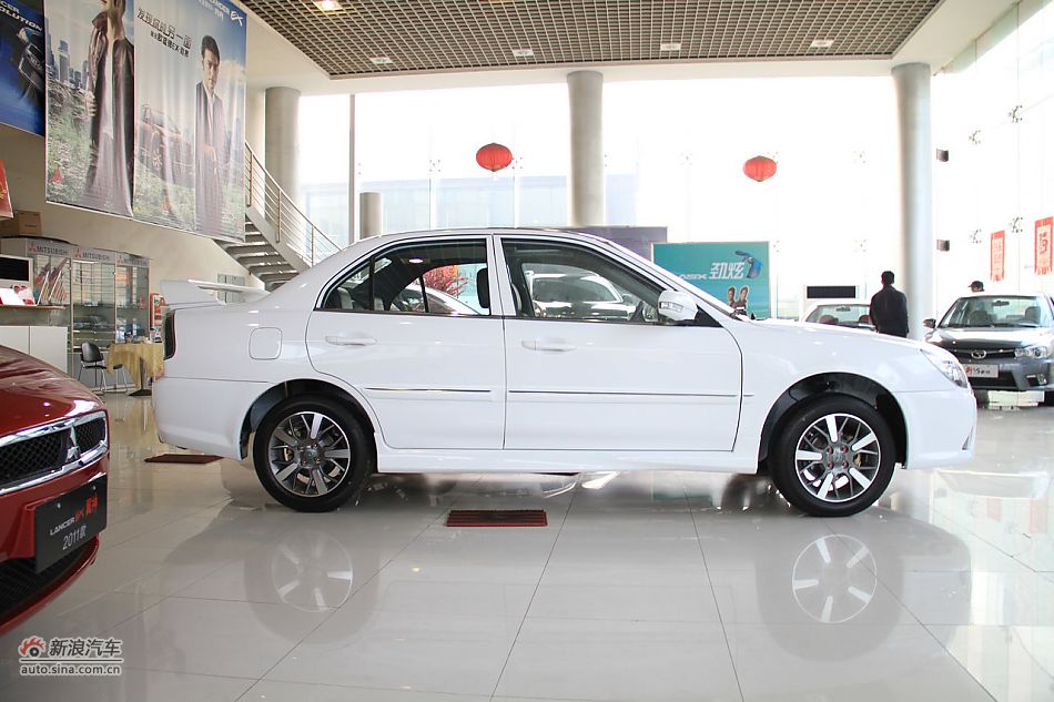 2012款V3菱悦到店实拍