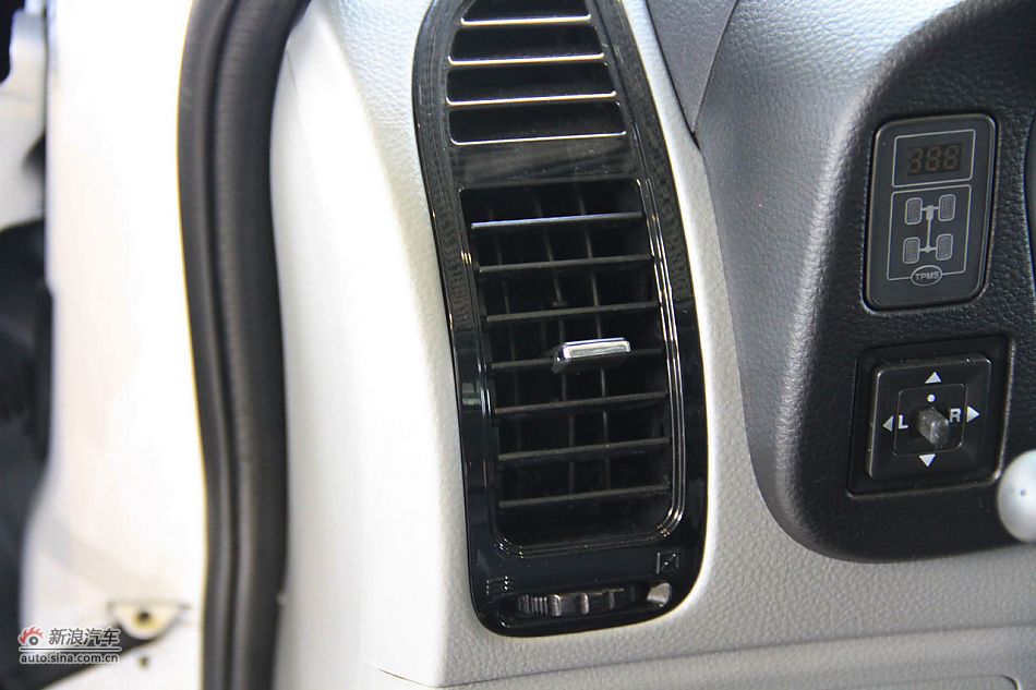 2012款V3菱悦到店实拍