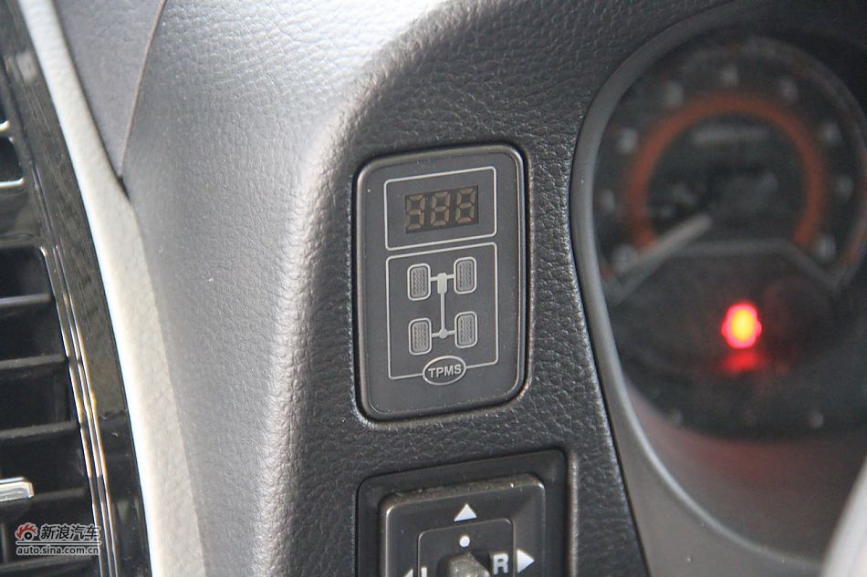 2012款V3菱悦到店实拍