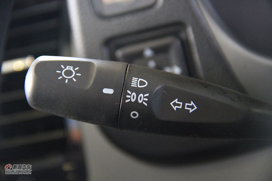 2012款V3菱悦到店实拍