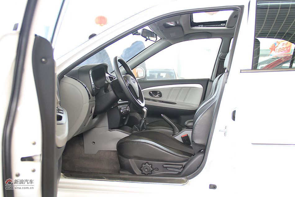 2012款V3菱悦到店实拍