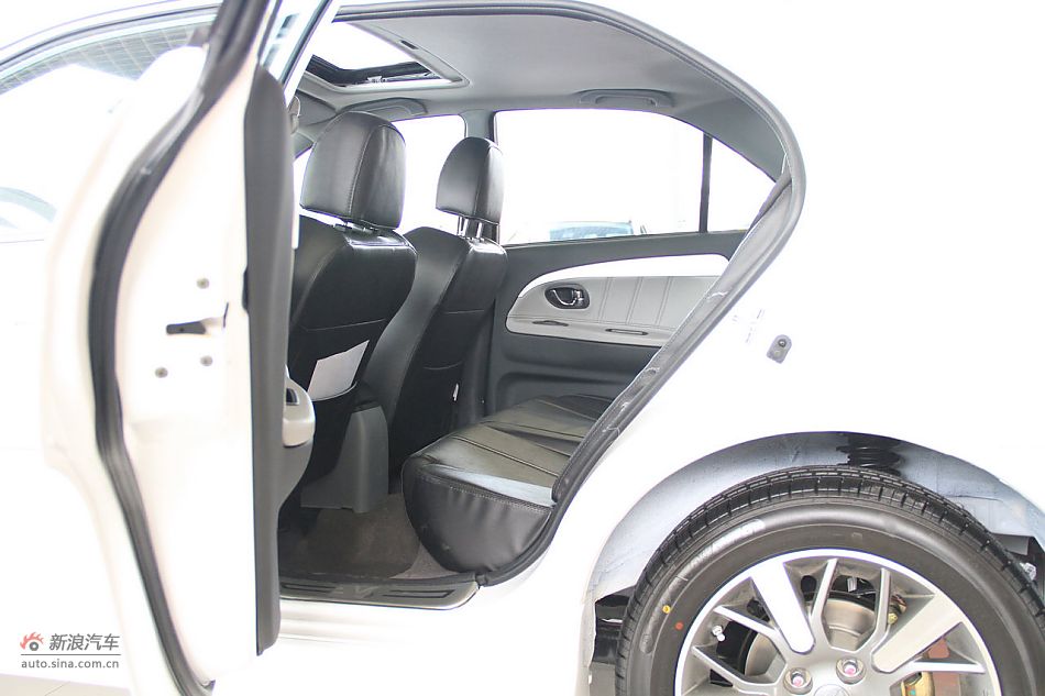 2012款V3菱悦到店实拍