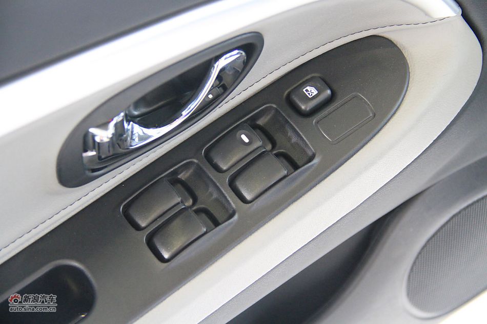 2012款V3菱悦到店实拍