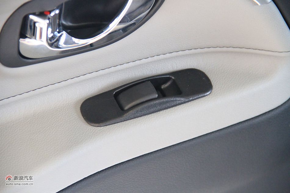 2012款V3菱悦到店实拍