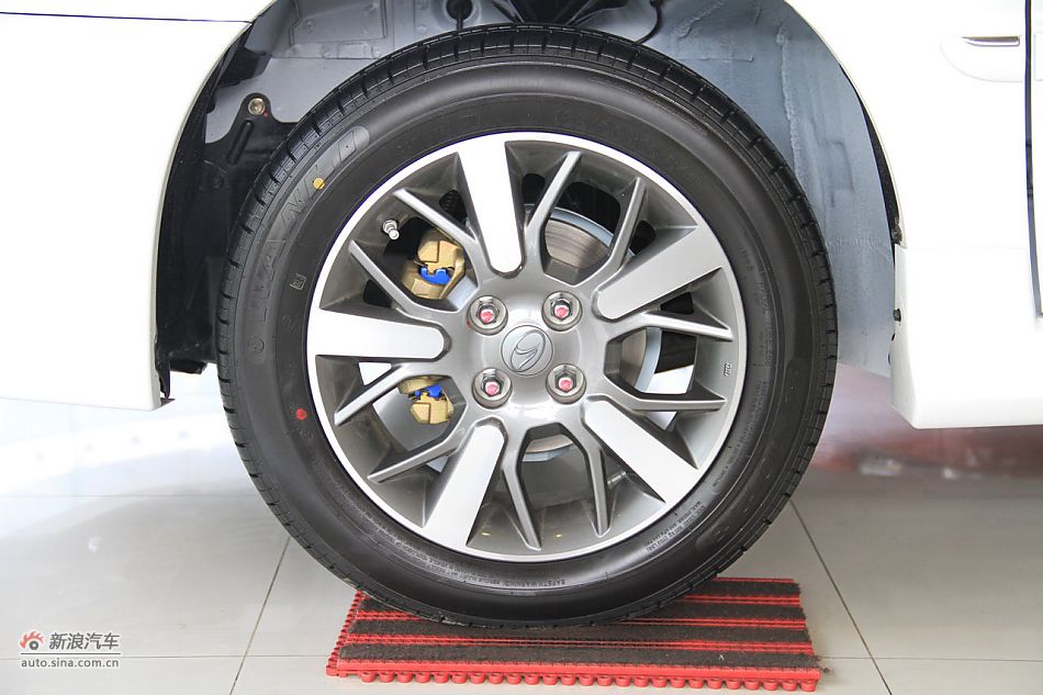 2012款V3菱悦到店实拍