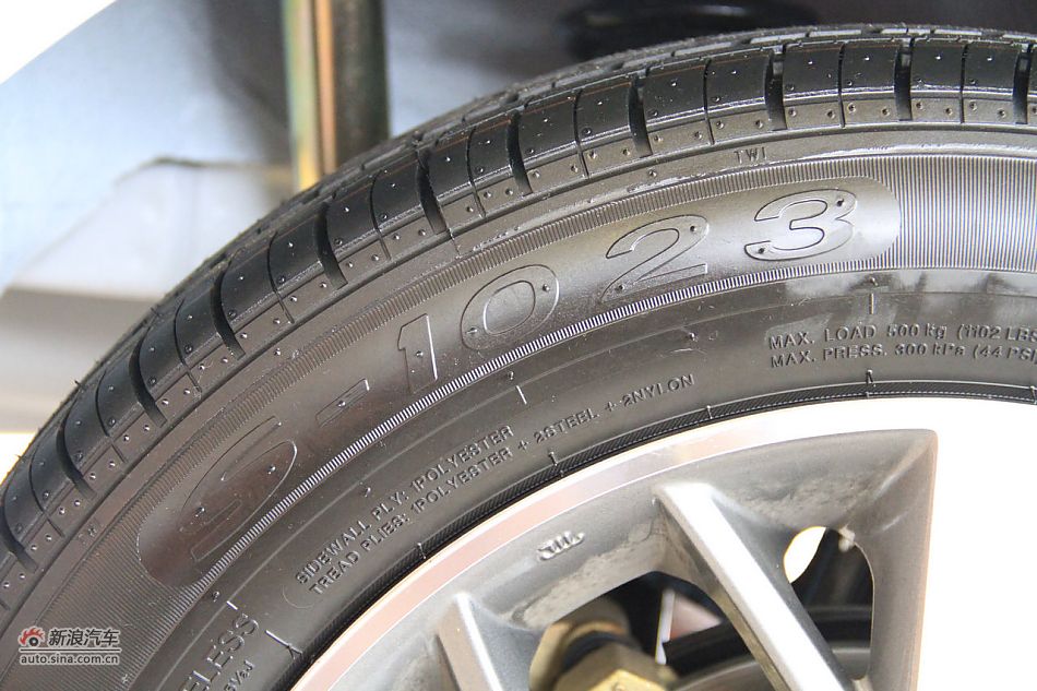 2012款V3菱悦到店实拍